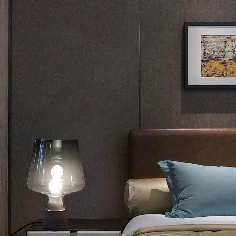 Table lamp with warm light AC 85–265V